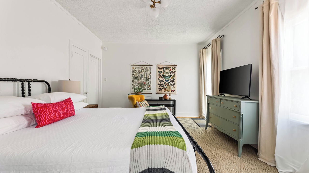 Photo of Bedroom in Mid City