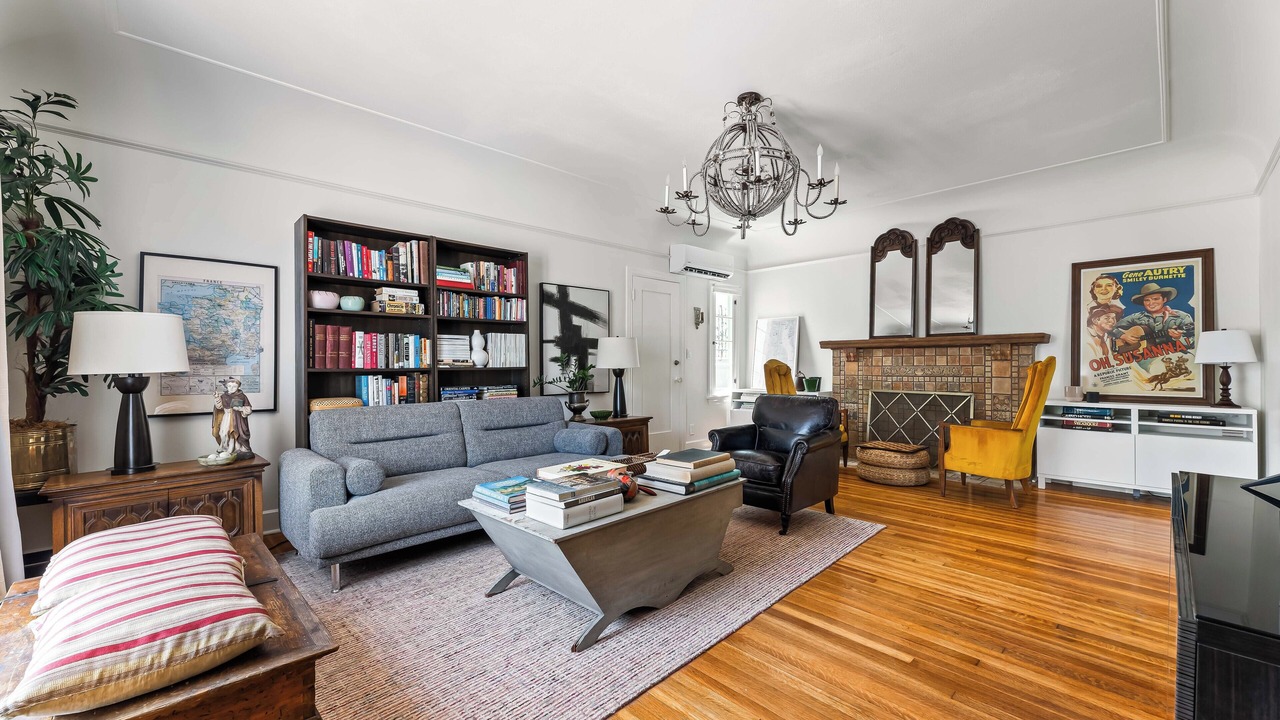 Photo of Livingroom in Mid City
