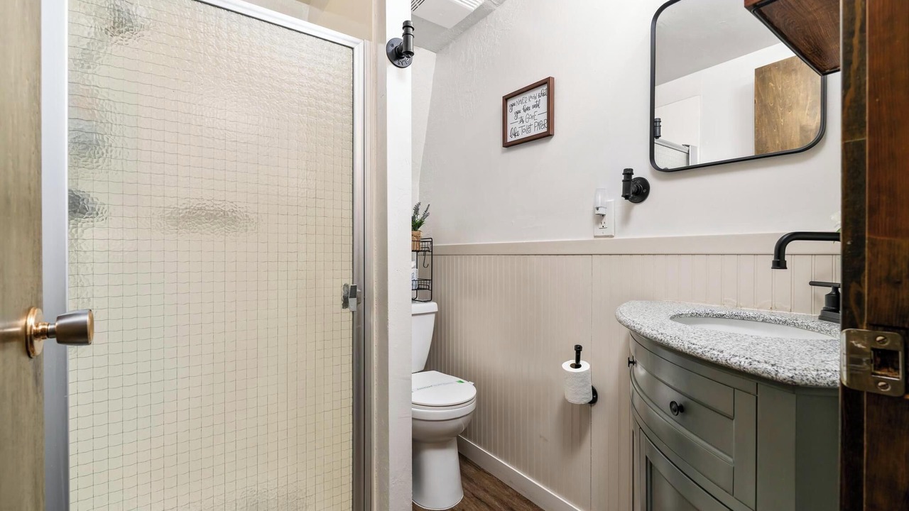 Photo of Bathroom in Long Barn