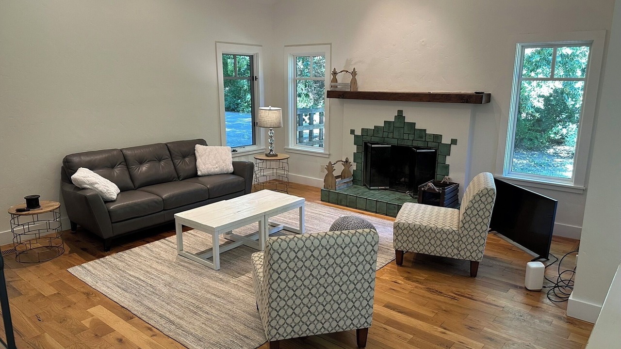 Photo of Livingroom in Woodside
