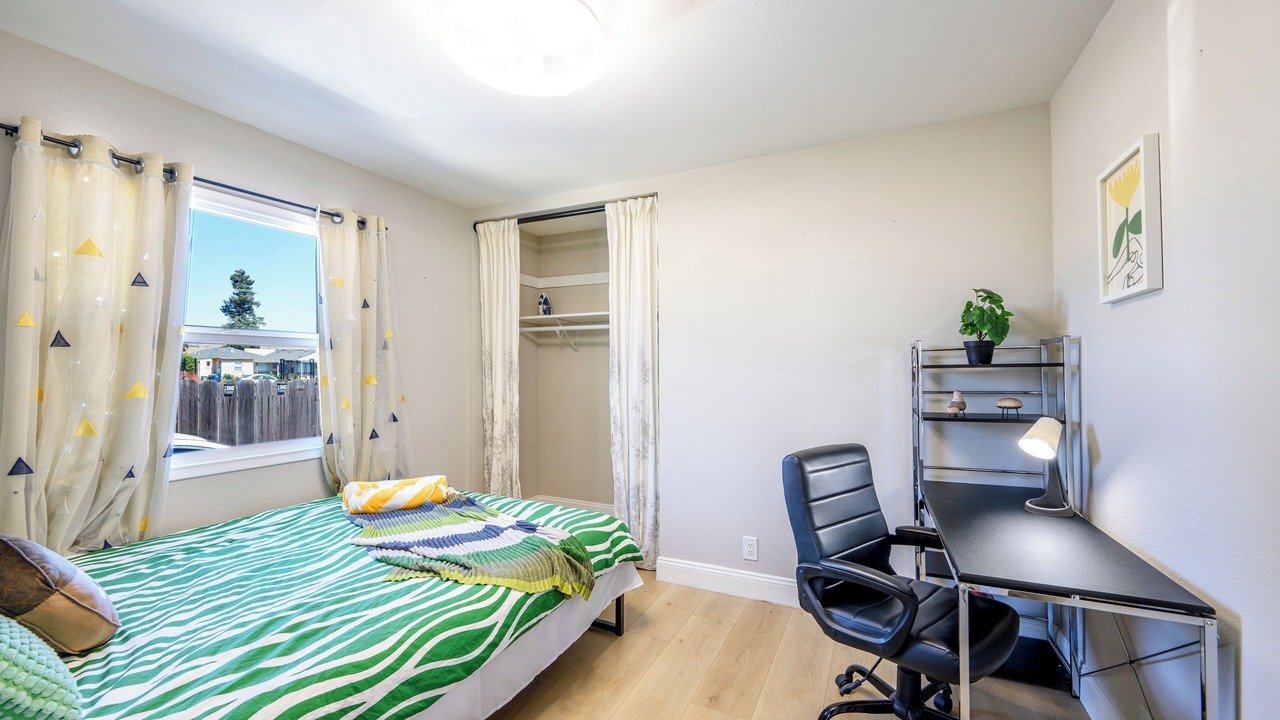 Photo of Bedroom in San Leandro
