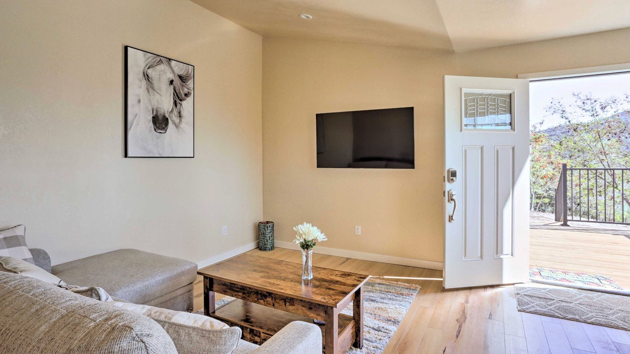 Photo of Livingroom in Yosemite Forks