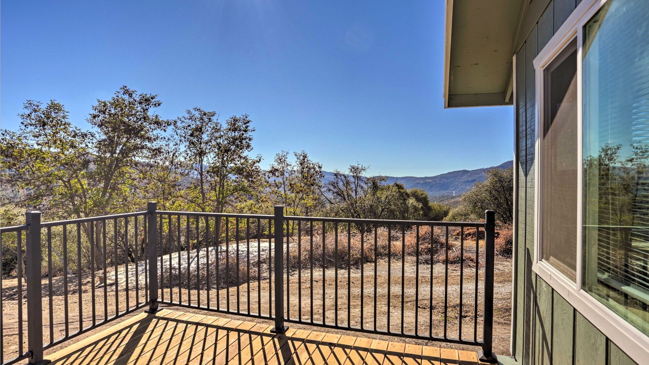Photo of Patio Balcony in Yosemite Forks