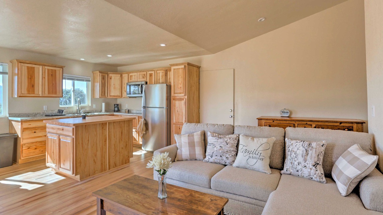 Photo of Livingroom in Yosemite Forks