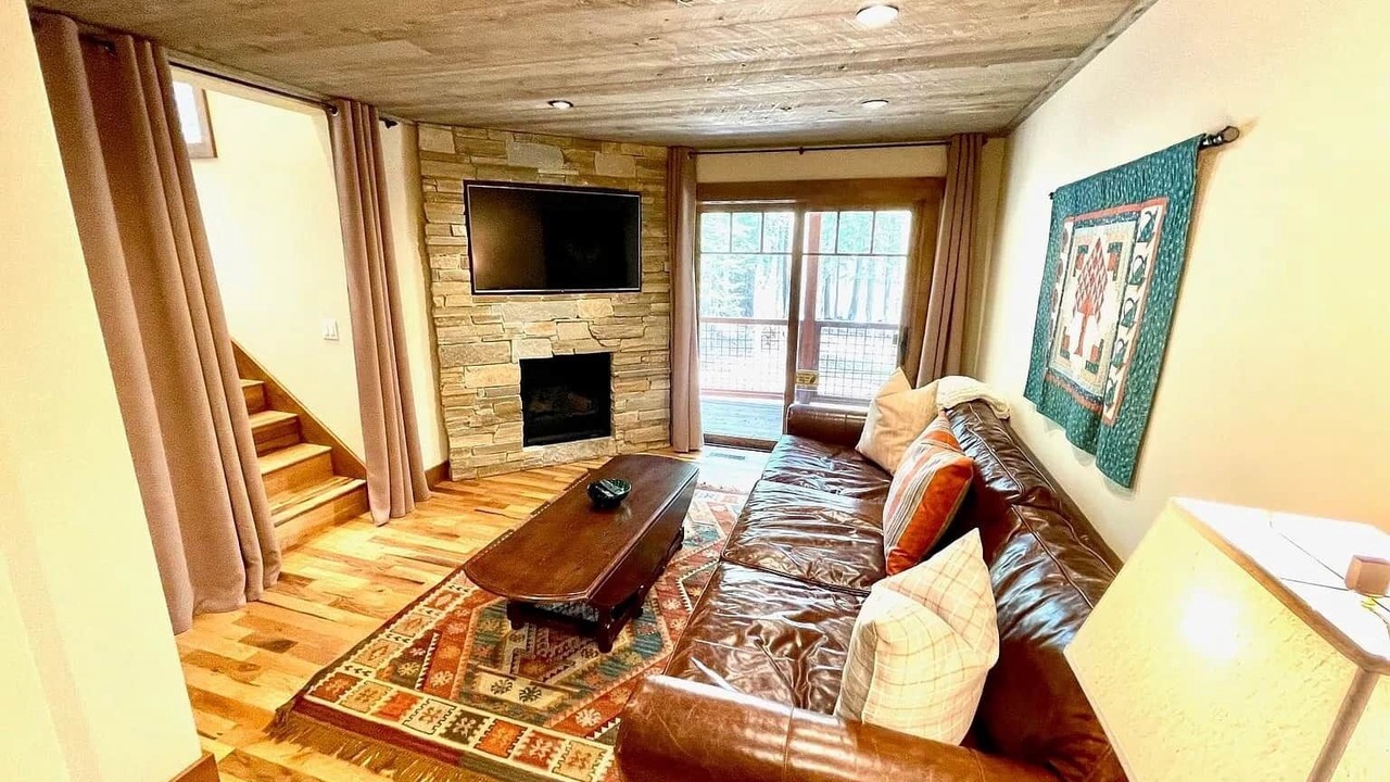 Photo of Bedroom in Tahoe Pines