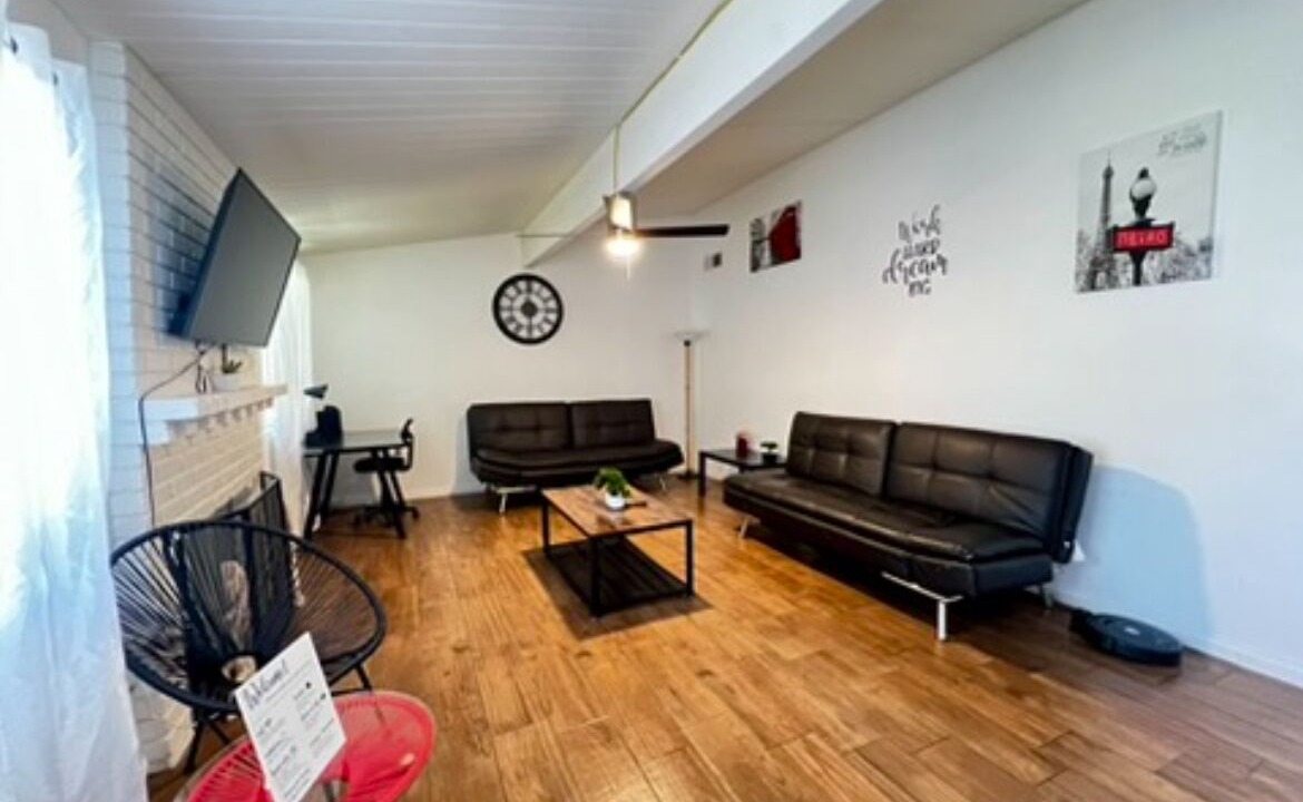 Photo of Livingroom in Bakersfield