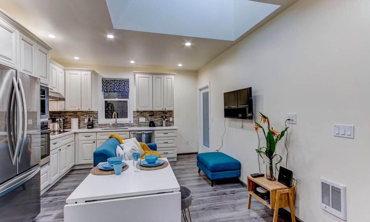 Photo of Livingroom in North Central
