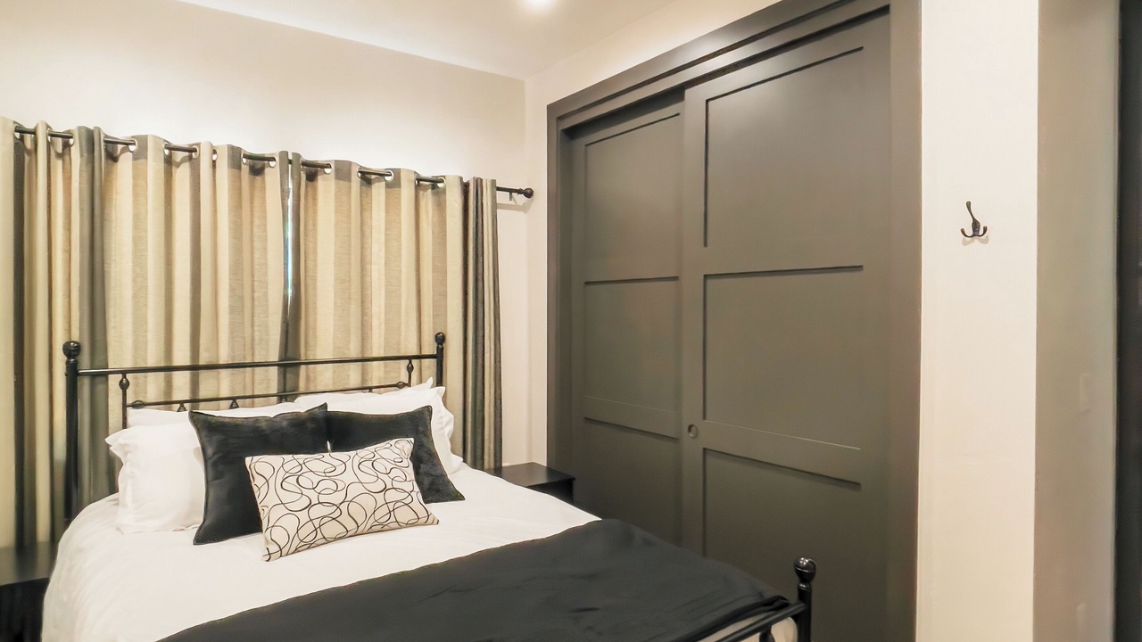 Photo of Bedroom in Oak Shores