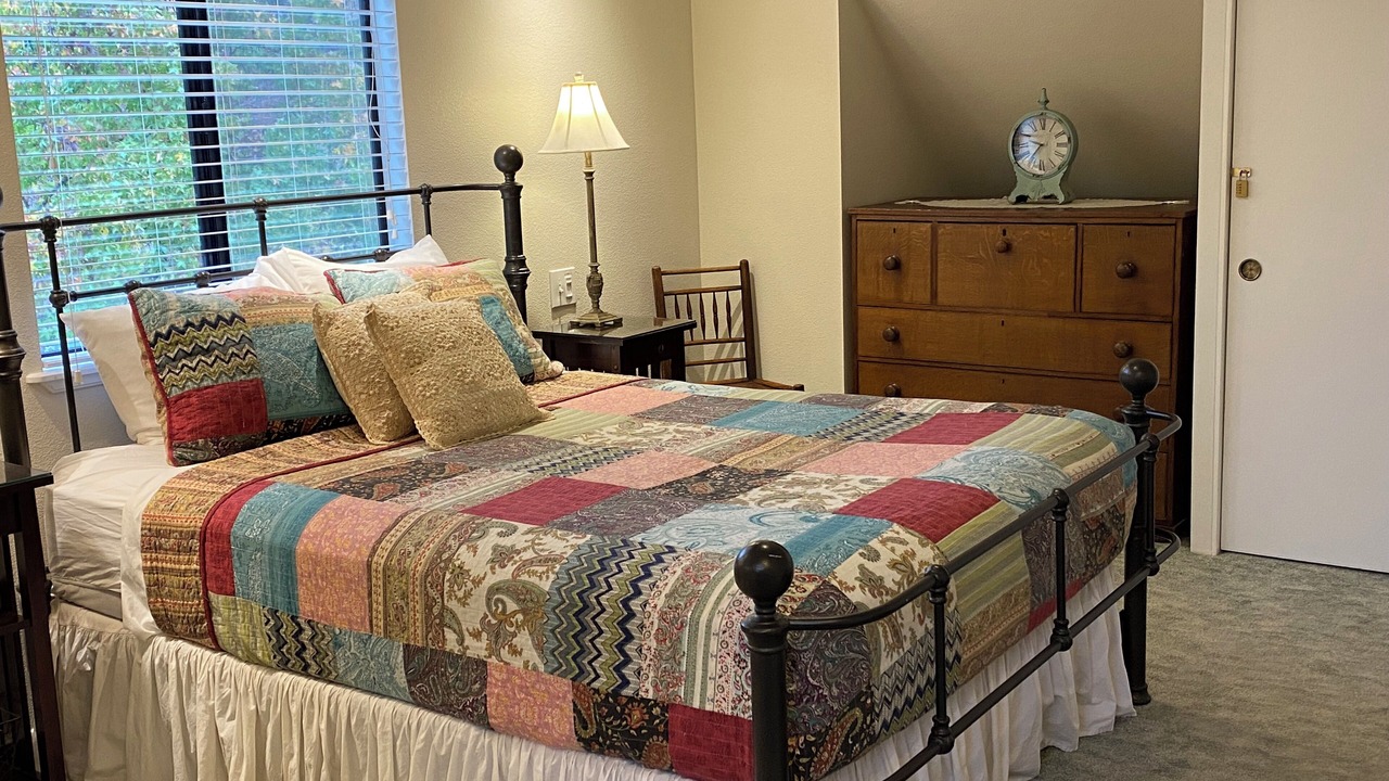 Photo of Bedroom in Oakhurst