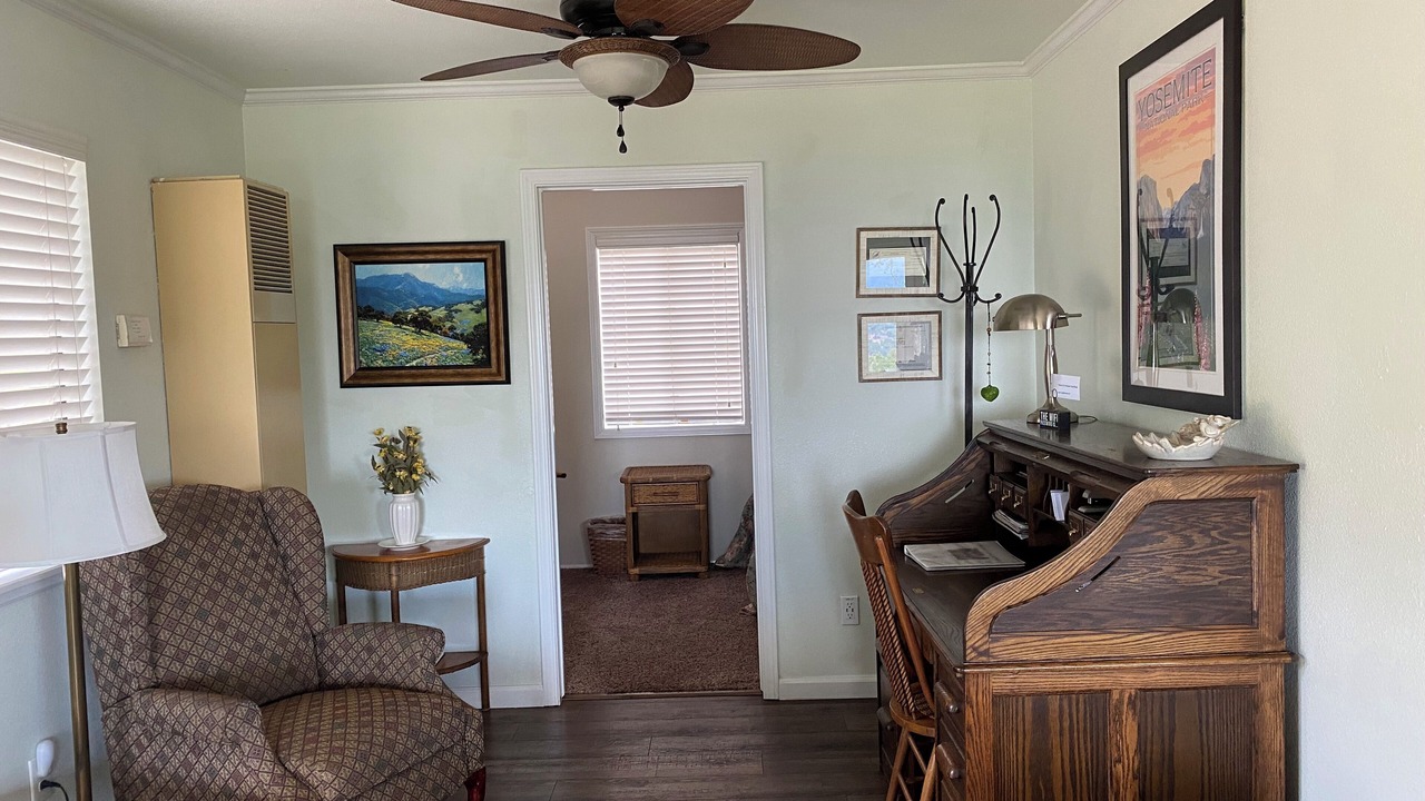Photo of Livingroom in Oakhurst
