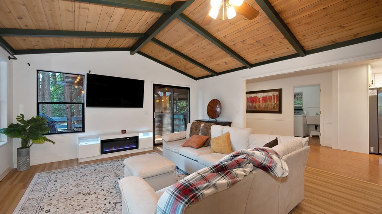 Photo of Livingroom in Pollock Pines