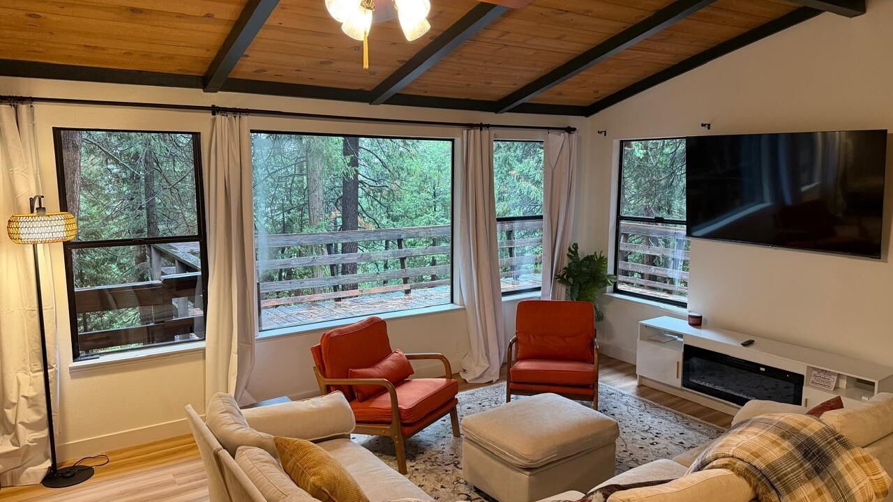 Photo of Livingroom in Pollock Pines