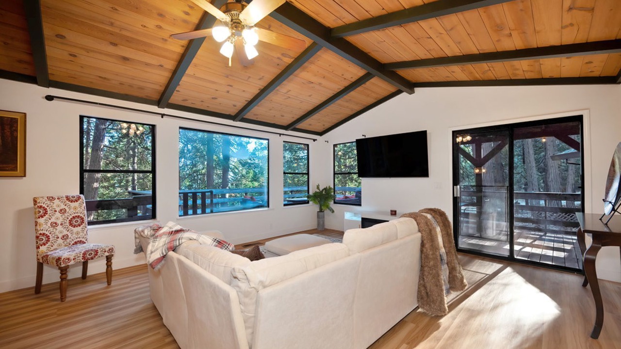 Photo of Livingroom in Pollock Pines