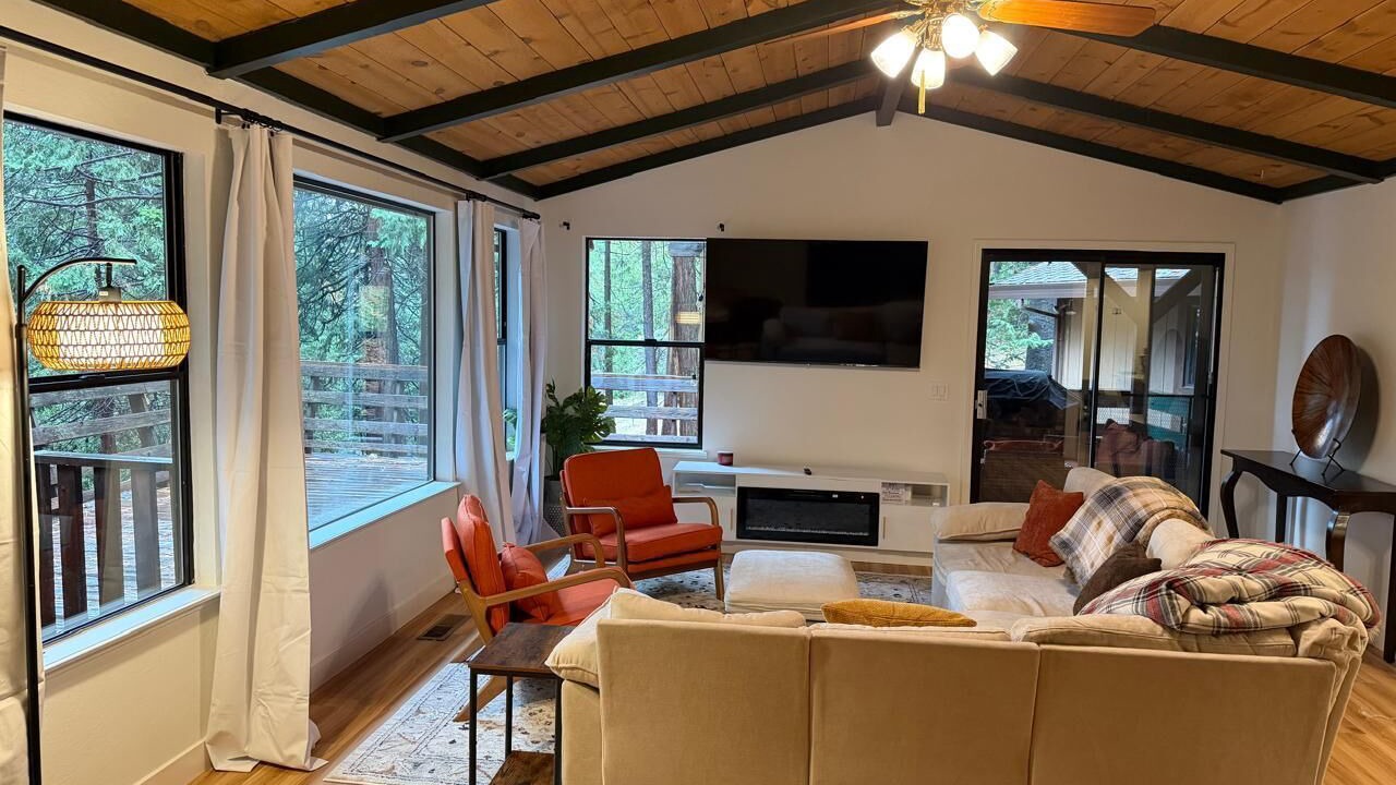 Photo of Livingroom in Pollock Pines