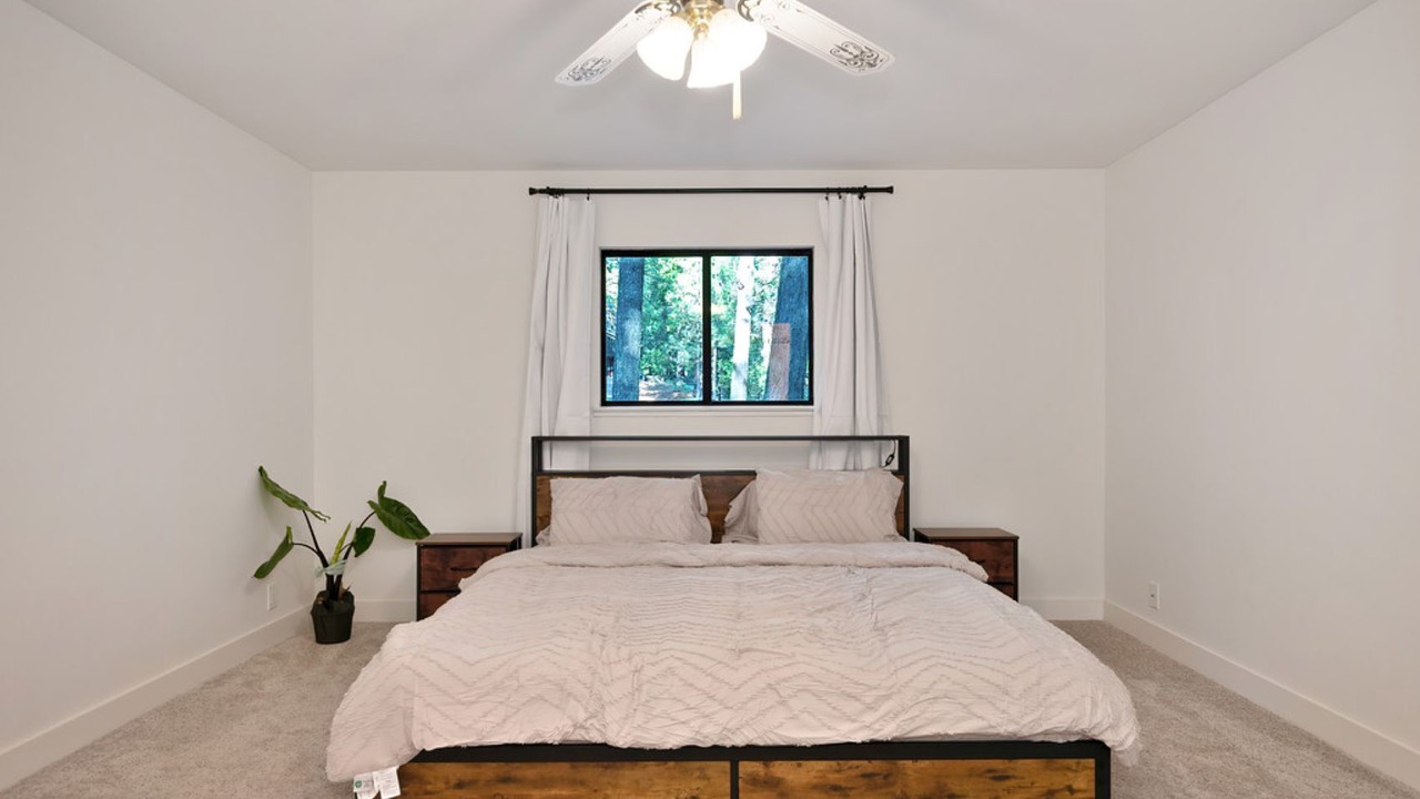 Photo of Bedroom in Pollock Pines