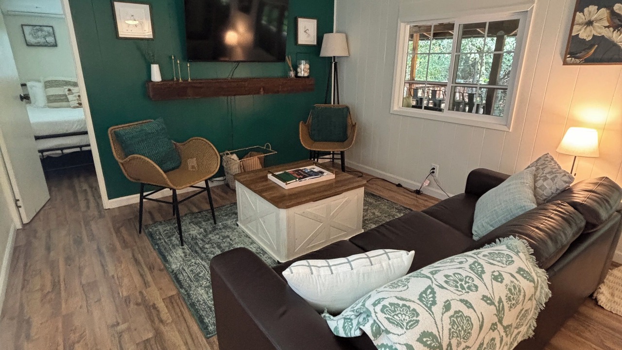 Photo of Livingroom in Springville