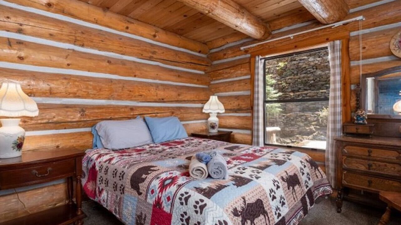Photo of Bedroom in Yosemite National Park