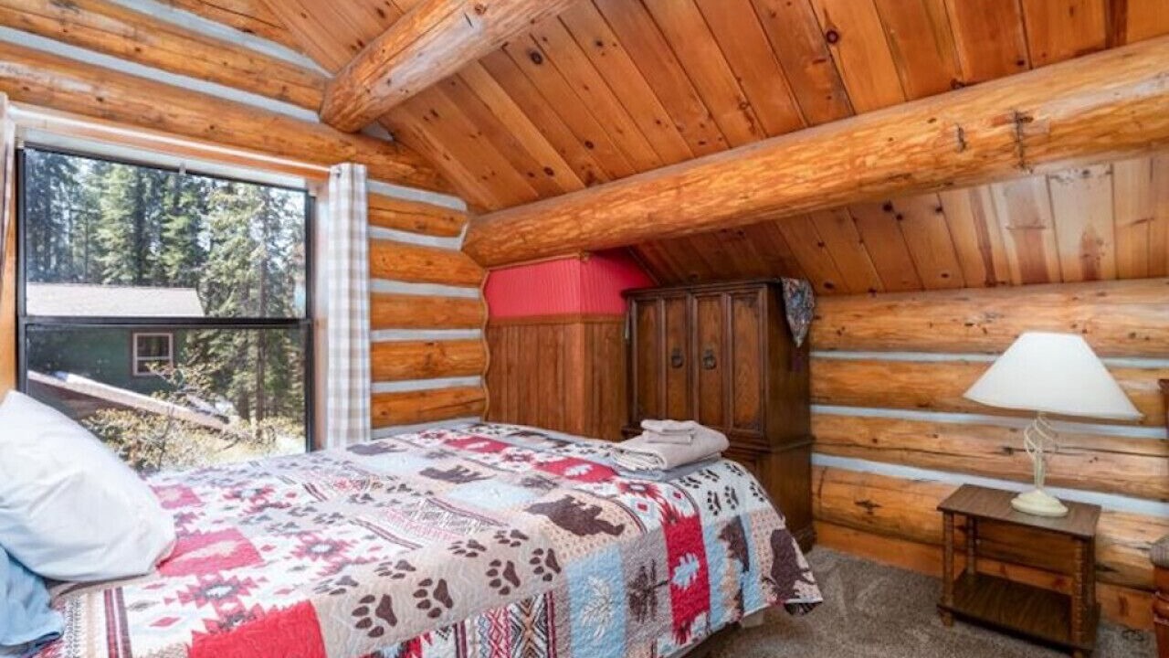 Photo of Bedroom in Yosemite National Park