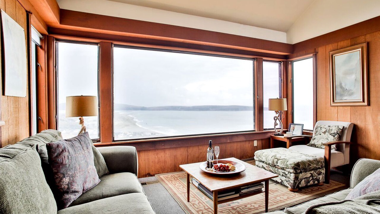 Photo of Livingroom in Dillon Beach
