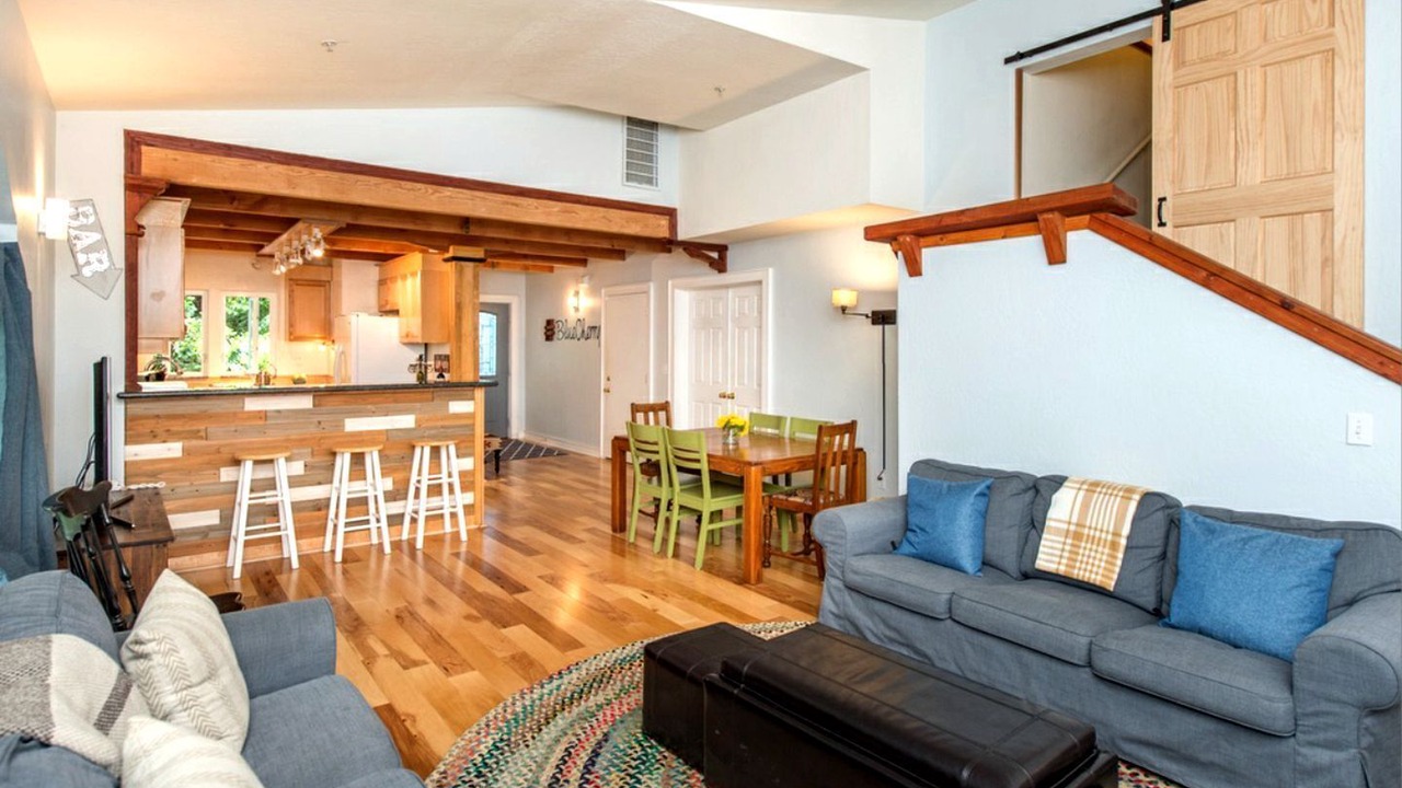 Photo of Livingroom in Cazadero