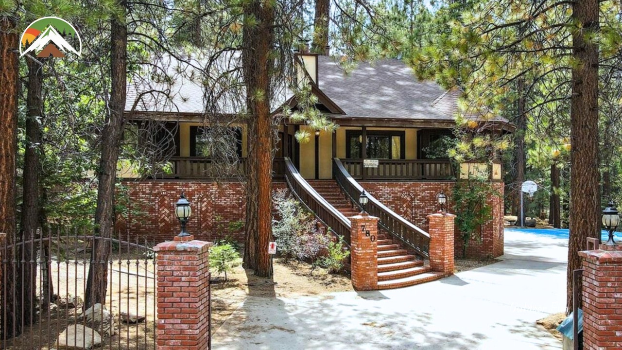 Photo of Outdoor in Summit Estates
