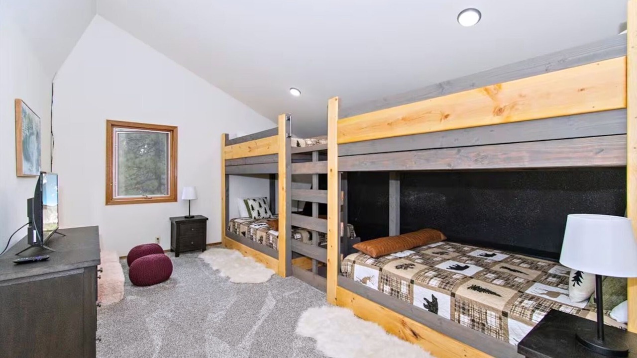 Photo of Bedroom in Summit Estates