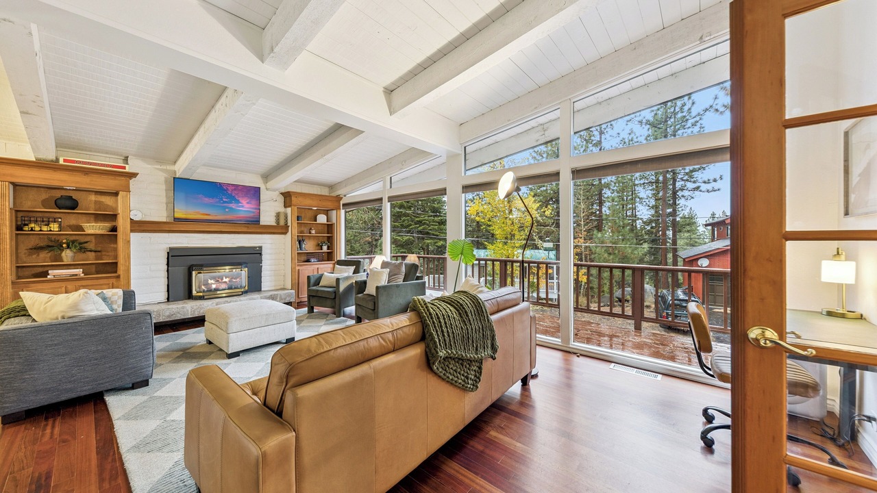 Photo of Livingroom in Zephyr Cove