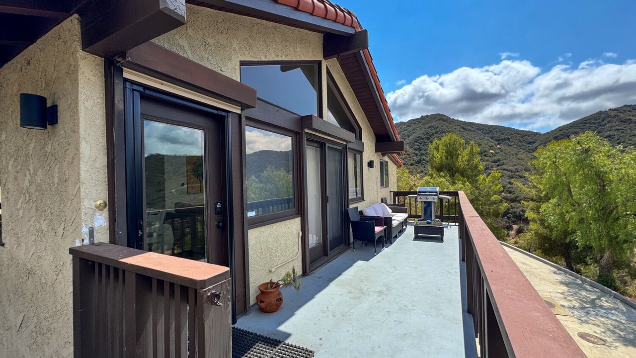 Photo of Patio Balcony in Thousand Oaks