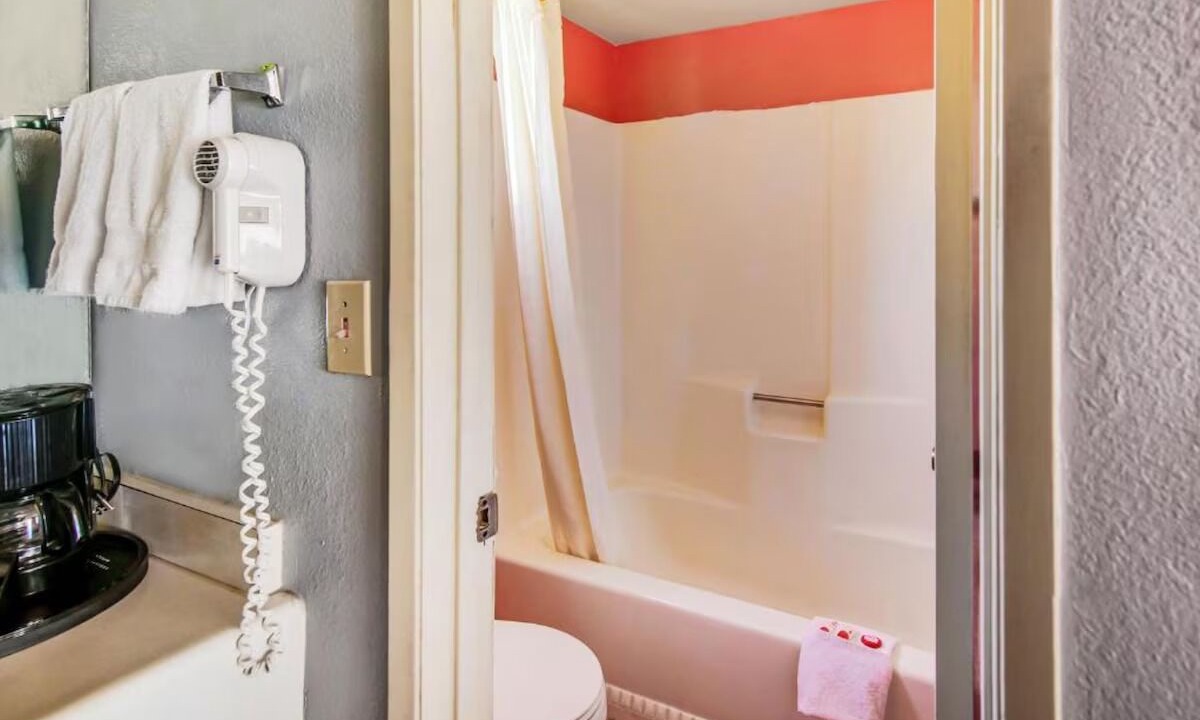 Photo of Bathroom in Ridgecrest