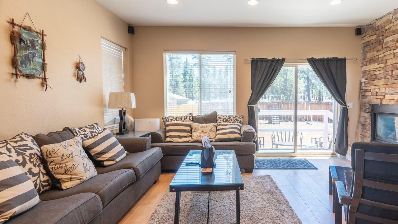Photo of Livingroom in Big Bear