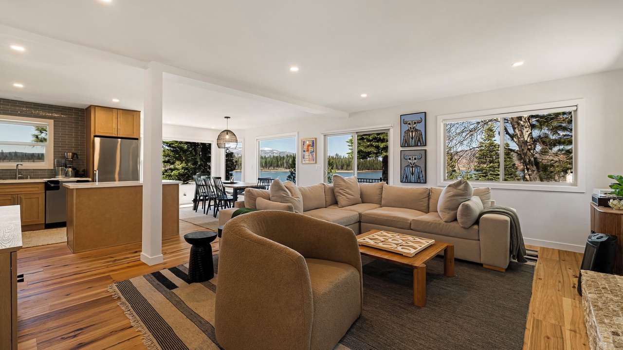 Photo of Livingroom in Lake Almanor West