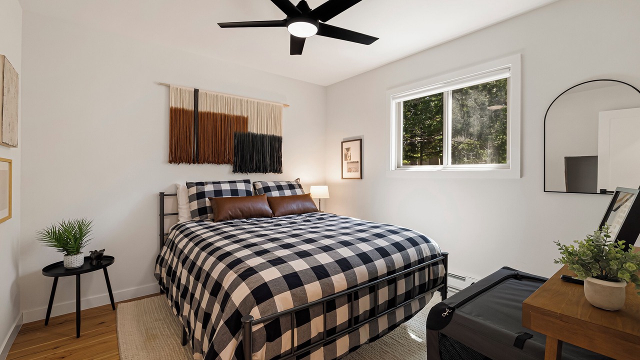Photo of Bedroom in Lake Almanor West