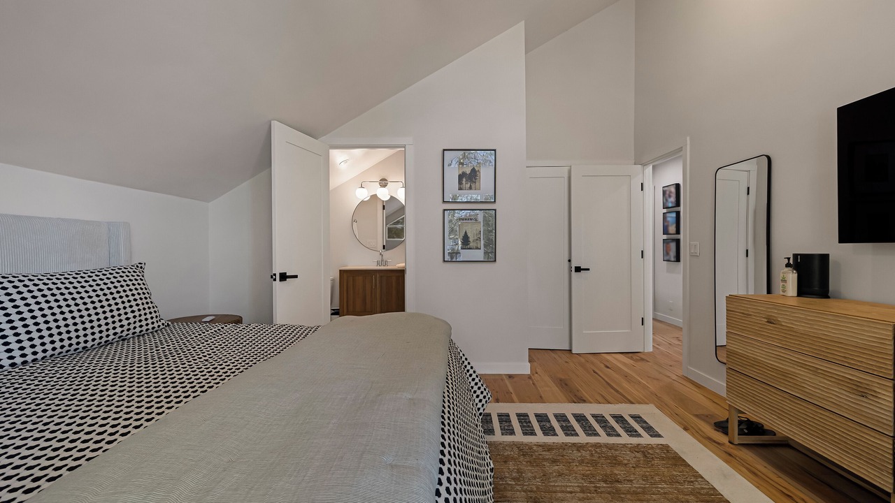 Photo of Bedroom in Lake Almanor West