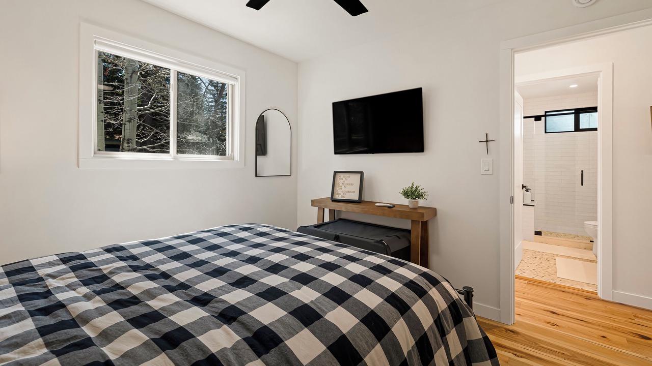 Photo of Bedroom in Lake Almanor West