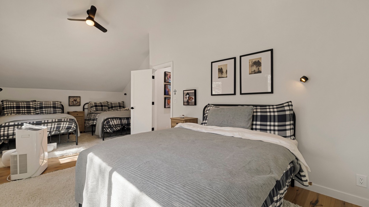 Photo of Bedroom in Lake Almanor West