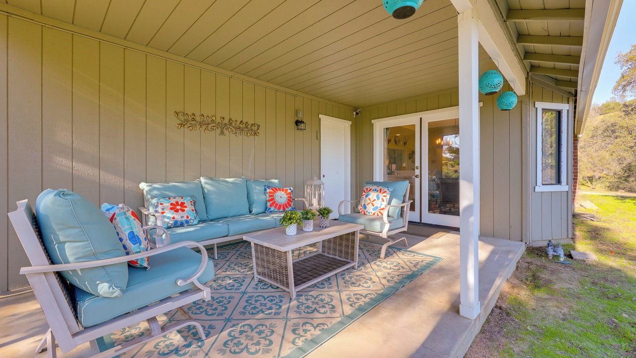Photo of Patio Balcony in Yosemite Lakes