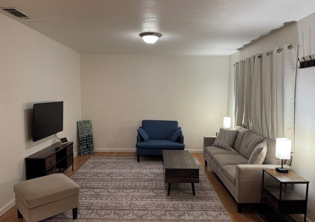 Photo of Livingroom in Bakersfield