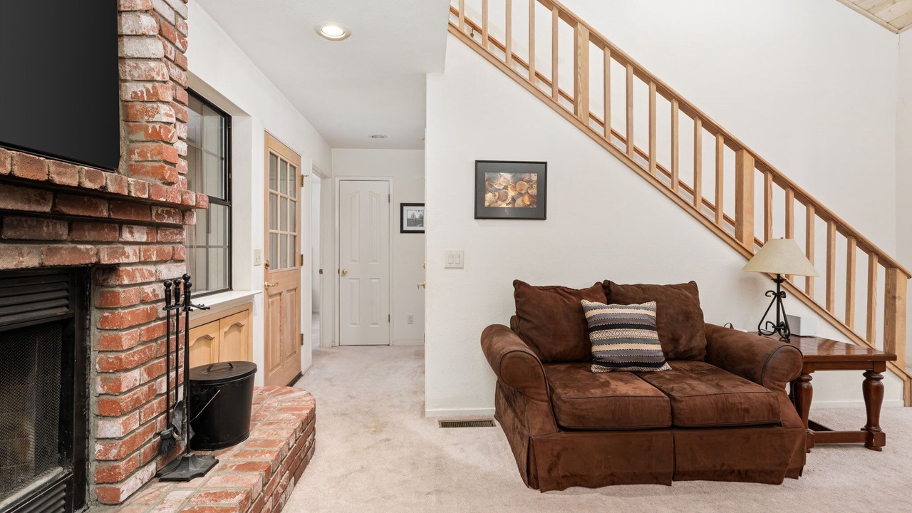 Photo of Livingroom in Shaver Lake