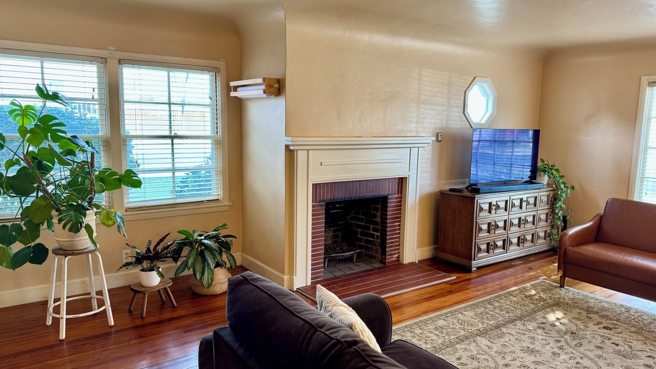 Photo of Livingroom in Exeter