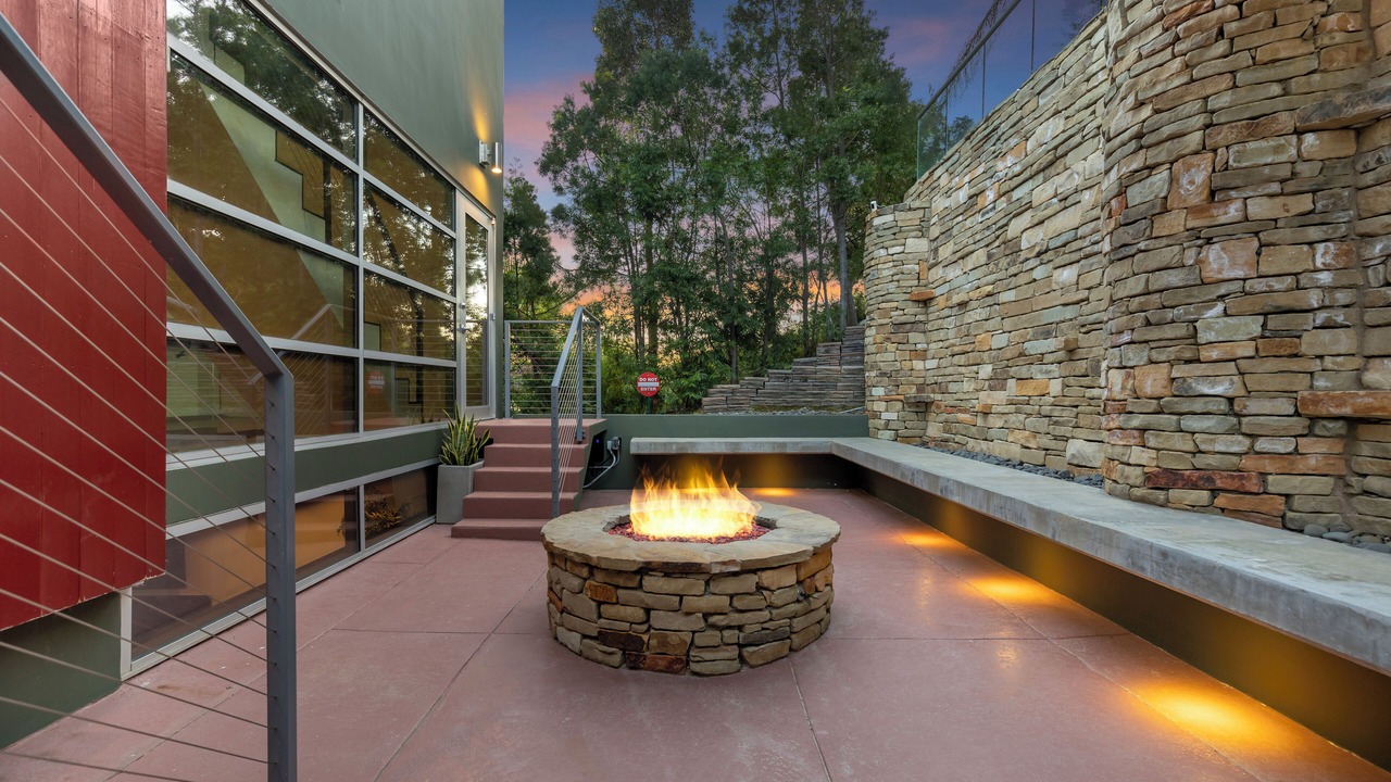 Photo of Outdoor in Hollywood Dell