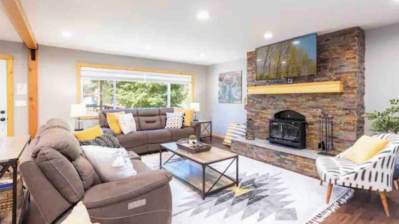 Photo of Livingroom in The Village