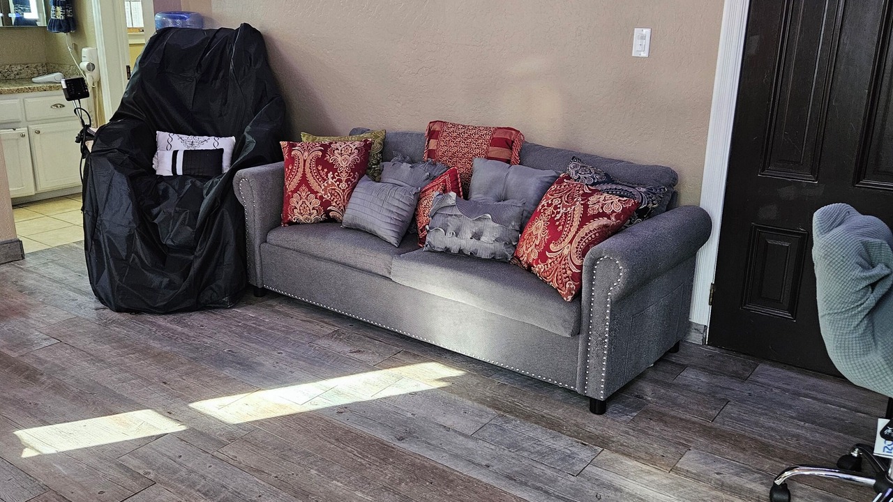 Photo of Livingroom in Phoenix Lake-Cedar Ridge