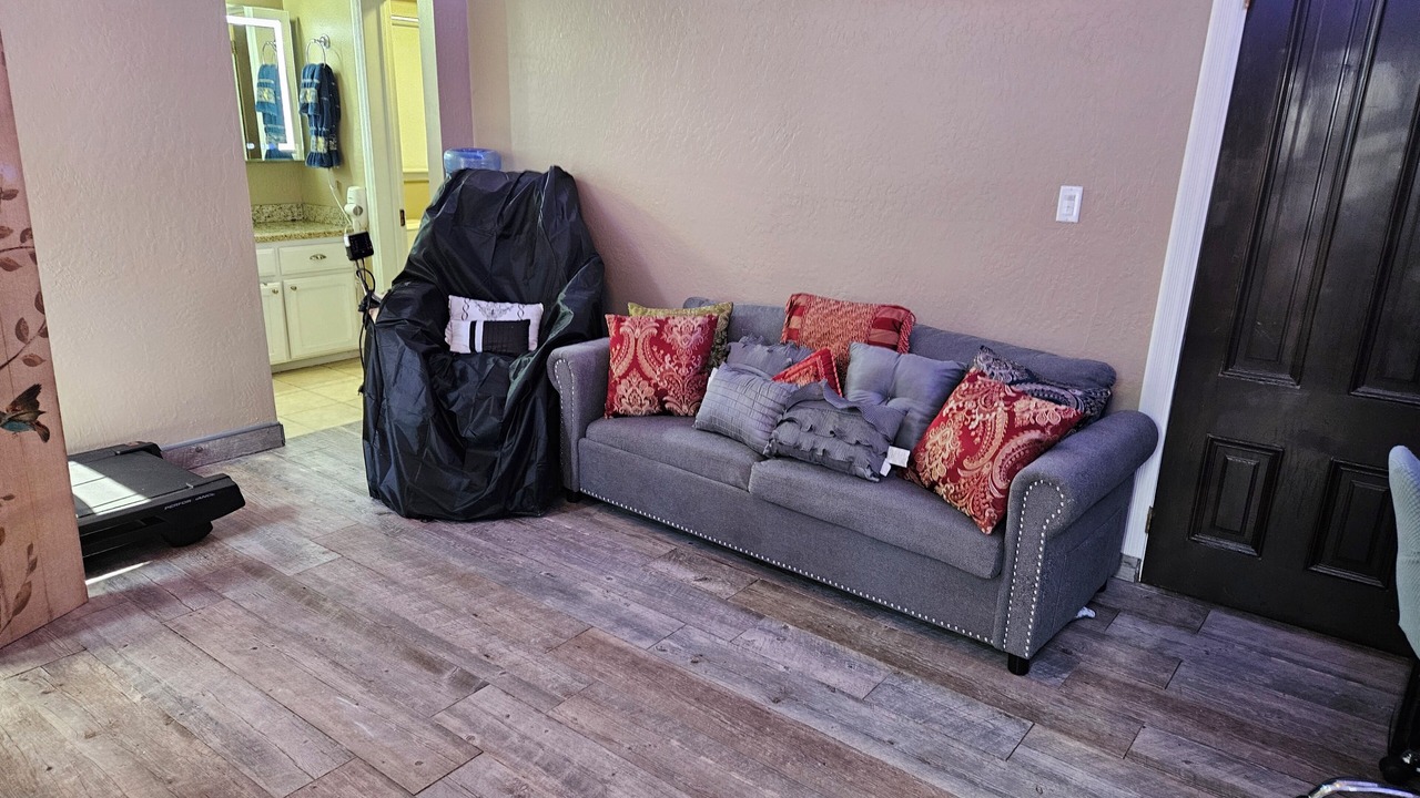 Photo of Livingroom in Phoenix Lake-Cedar Ridge