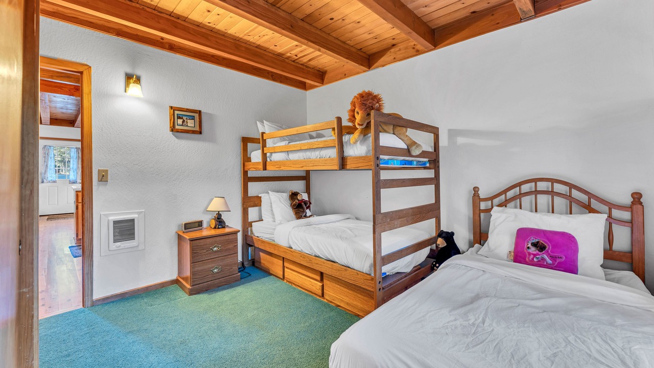 Photo of Bedroom in Serene Lakes