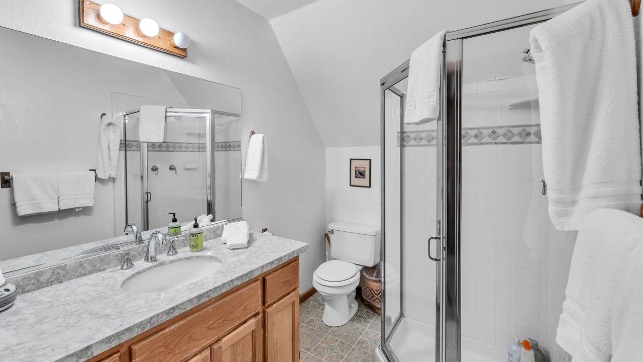 Photo of Bathroom in Serene Lakes
