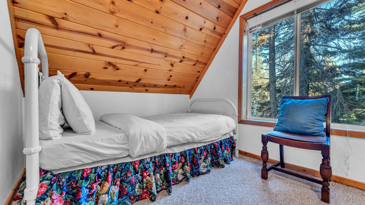 Photo of Bedroom in Serene Lakes