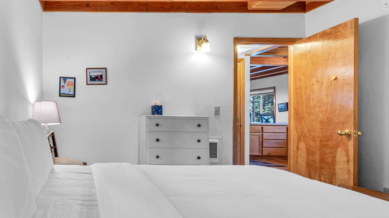 Photo of Bedroom in Serene Lakes