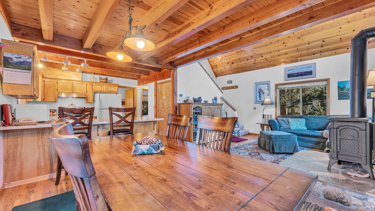 Photo of Livingroom in Serene Lakes