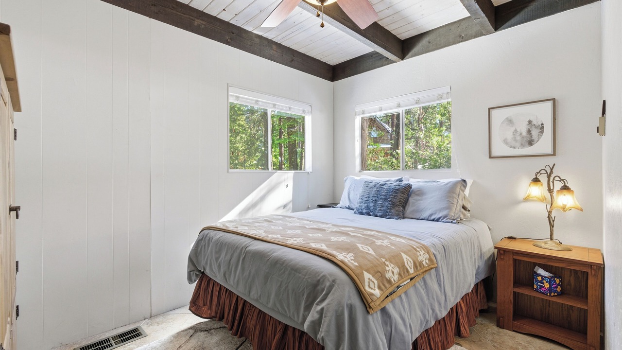 Photo of Bedroom in Sierra Cedars