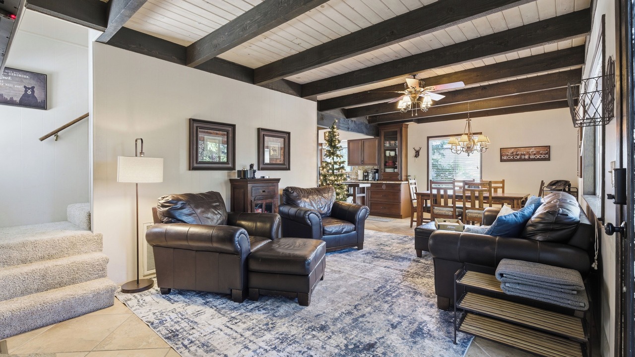 Photo of Livingroom in Sierra Cedars